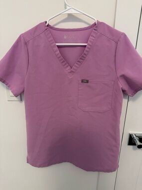 Figs V-Neck Scrub Top